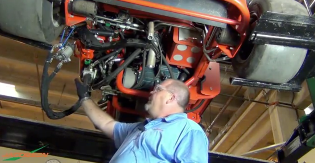 Los motores diésel Common Rail, híbridos y 100% eléctricos permiten ahorros en el consumo, reducción de ruidos y menor contaminación en las máquinas que mantienen el césped&nbsp;profesional