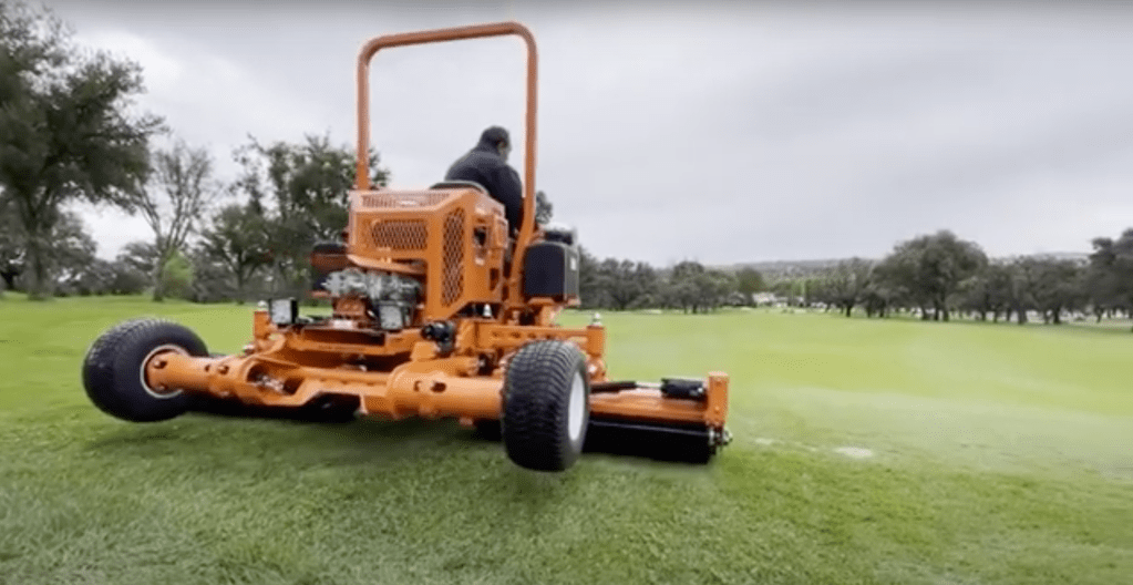 Green Mowers entrega en España el primer rulo Salsco Tranz-Former al Club de Campo Villa de&nbsp;Madrid